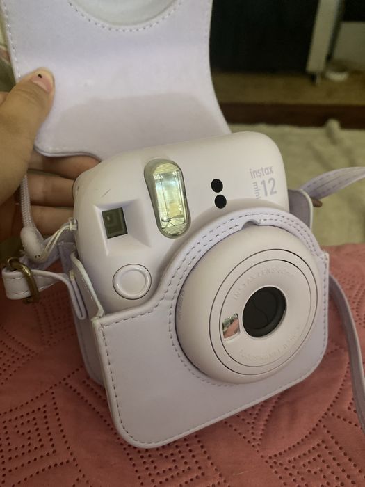 Instax Mini 12 + Capa Mochila