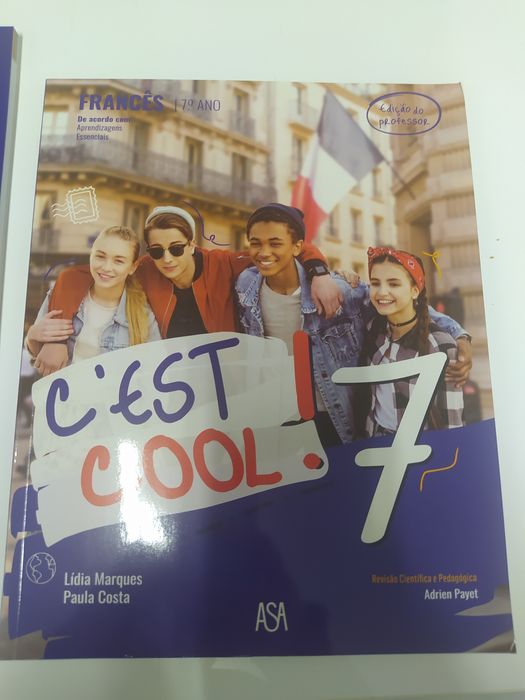 Manual e caderno de atividades C`est cool 7