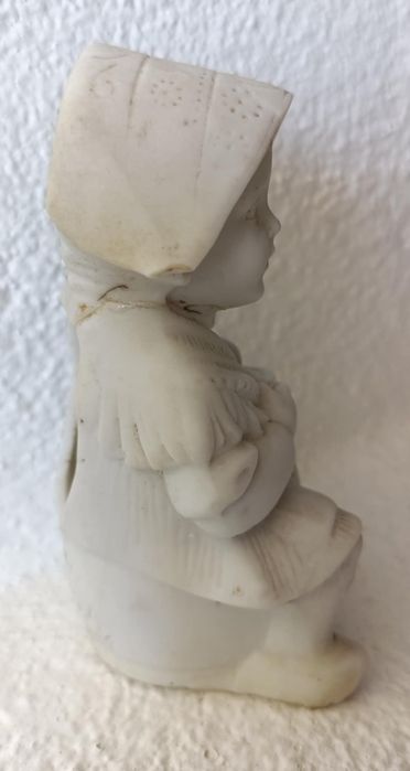 Paliteiro biscuit Germany com colagem no pescoço