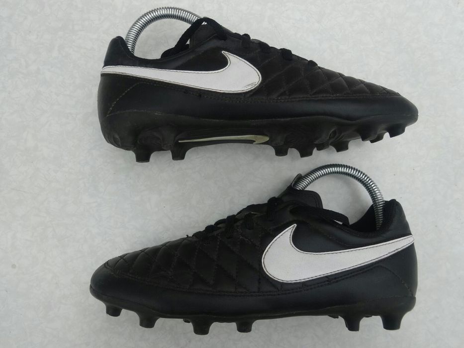 Детские бутсы NIKE Majestry FG AQ7897-017
размер 38.5