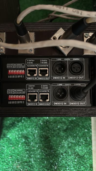 Paineis em madeira com leds