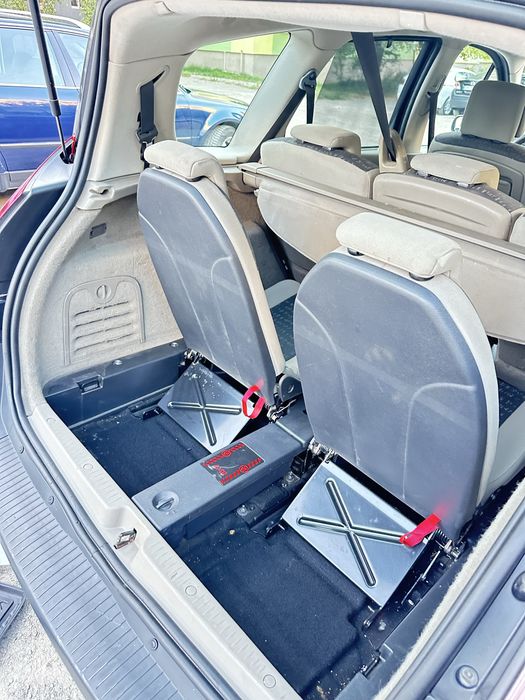 Гарне сімейне авто Renault grand Scenic 7 місць.