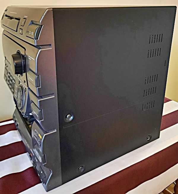 Wieża Sony  model HCD-H690 - uszkodzona