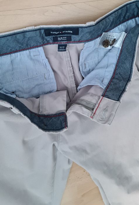 Spodnie chinosy męskie tommy hilfiger.