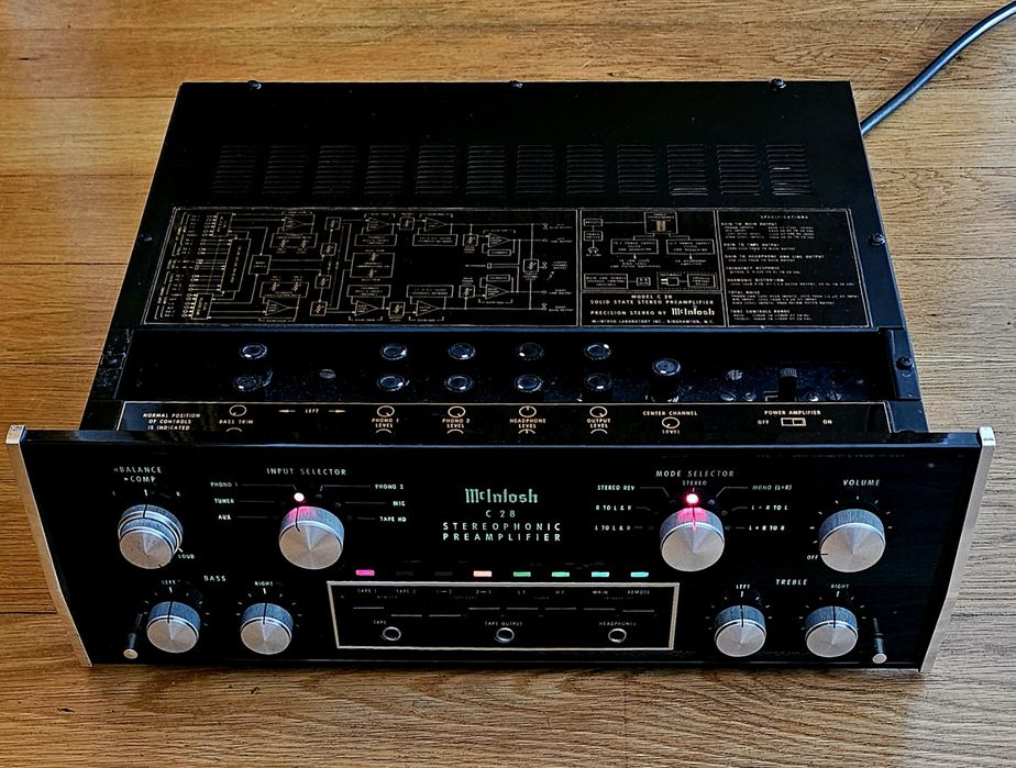 Pré-amplificador McIntosh C28