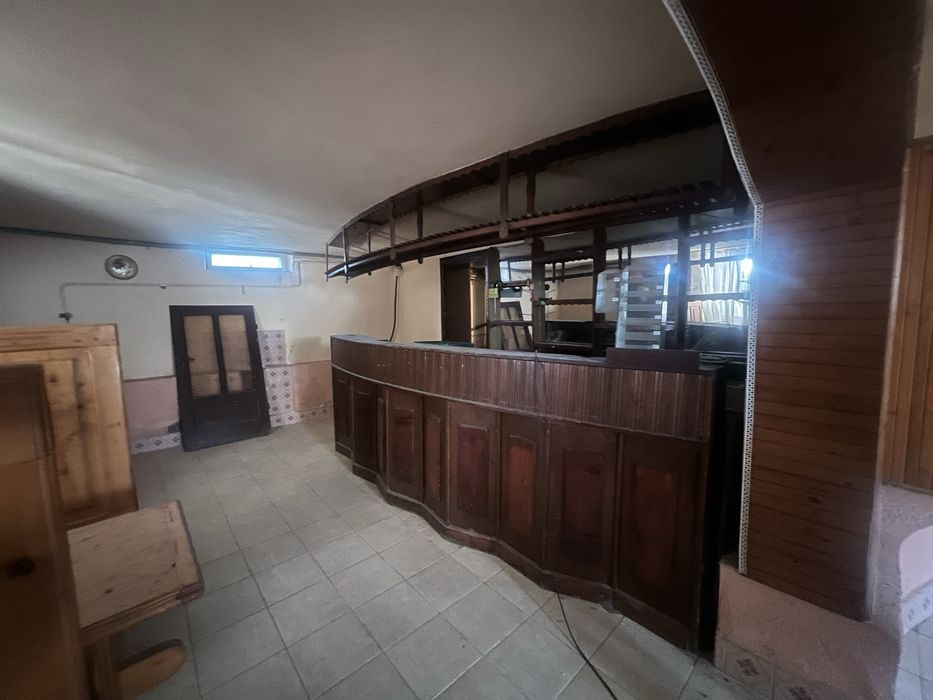 Продаж будинку з магазином у ценрі с. Фанчіково