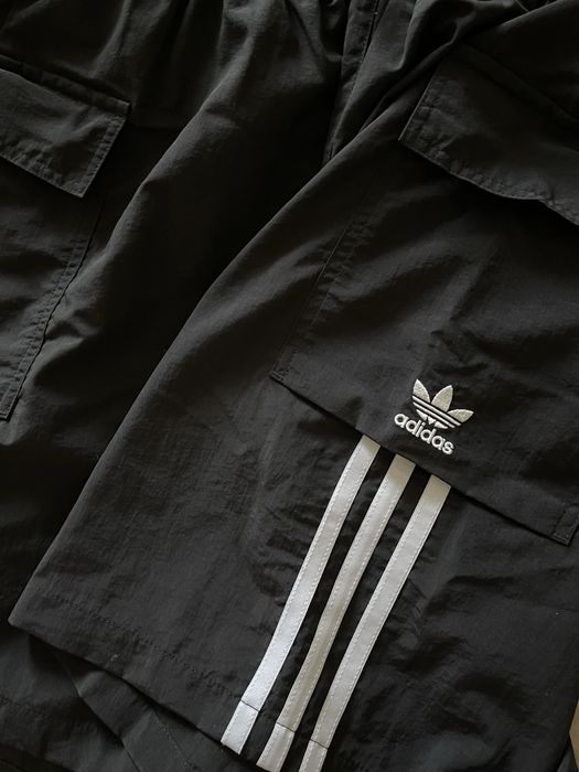 Шорти карго adidas