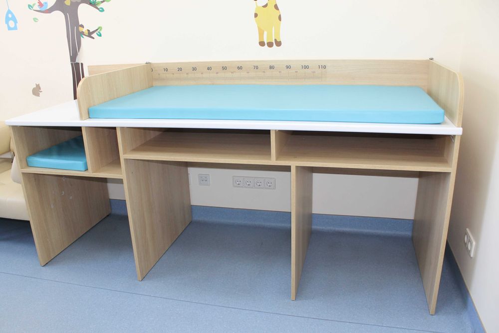 Оглядовий стіл лікаря педіатра для огляду дітей  2200х800х1100мм