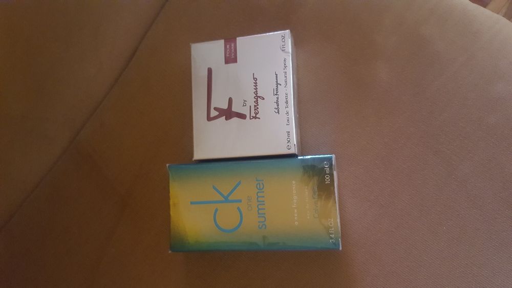 Perfumes de homem originais e selados.