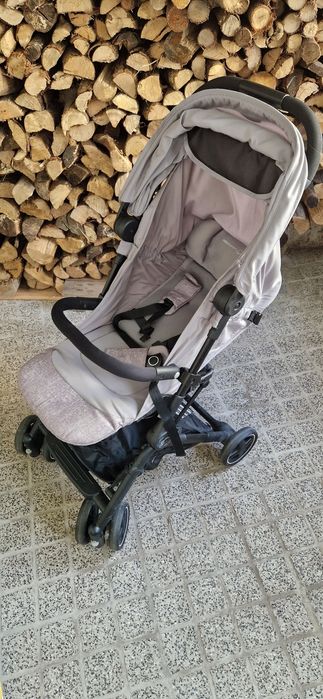 Carrinho de passeio como novo