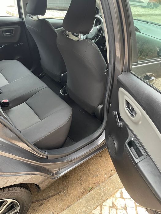 Toyota Yaris 1.0 VVT-i – Apenas 61.000 km!