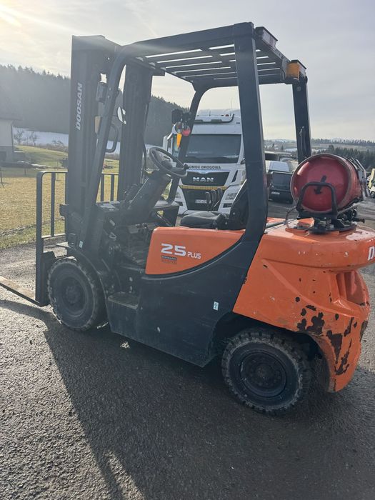 Wozek widlowy Doosan G25 plus Gaz 2.5 tony Linde H25 toyota zamiana