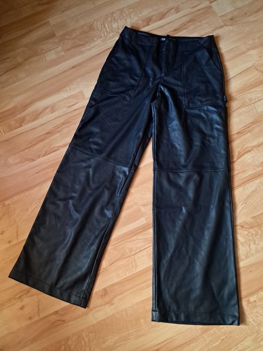 Szerokie spodnie Zara skórkowe ocieplane