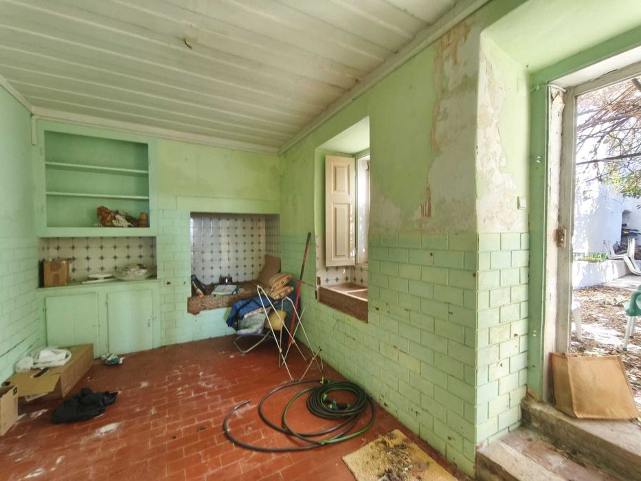 T3 com quintal, junto ao Castelo, para remodelação integral