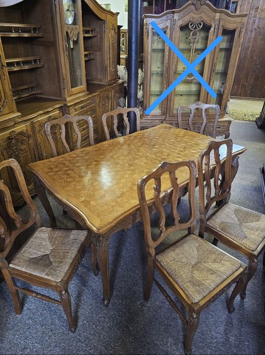 Jadalnia (komoda z zegarem, stół, 6 krzeseł)