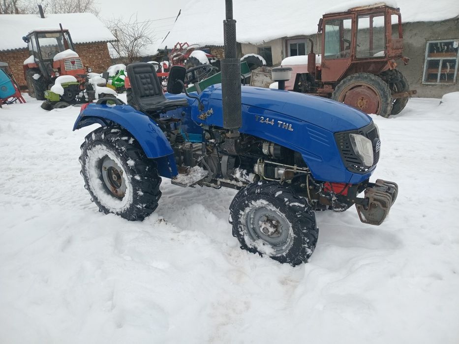 Трактор T244 ТНL