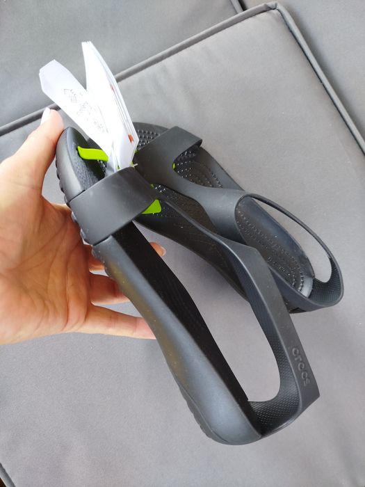 Crocsy crocs sandały Serena w8 w 8 czarne 38 czerń 38,5 black 39
oznac