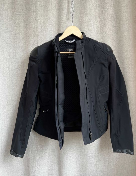 Ducati Dainese мото куртка оригінал захист спини руки