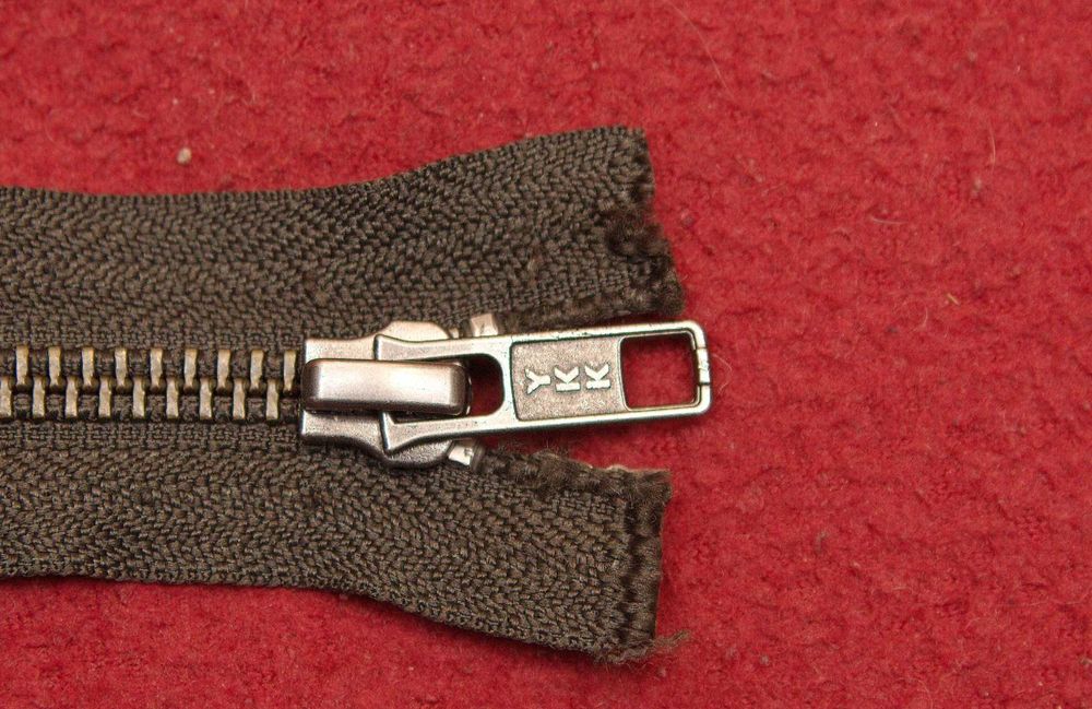 Молния для куртки раземная 2 бегункнка YKK №5. 70 СМ. б/у