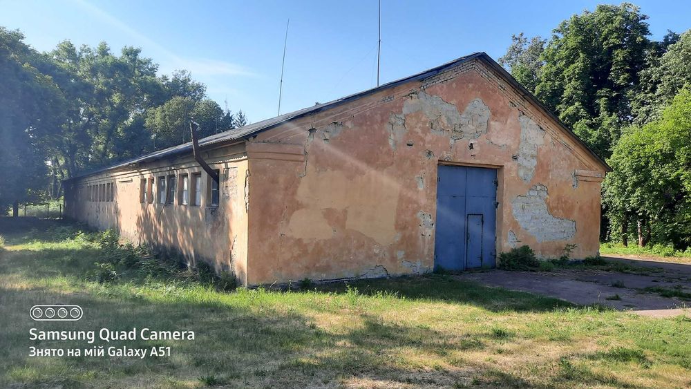 Продам  склад  виробництво  в  місті Прилуки 700 м\кв.