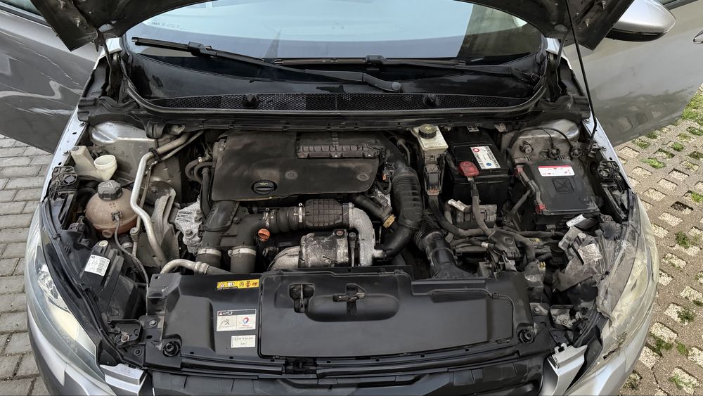 Peugeot 308 1.6 blue hdi