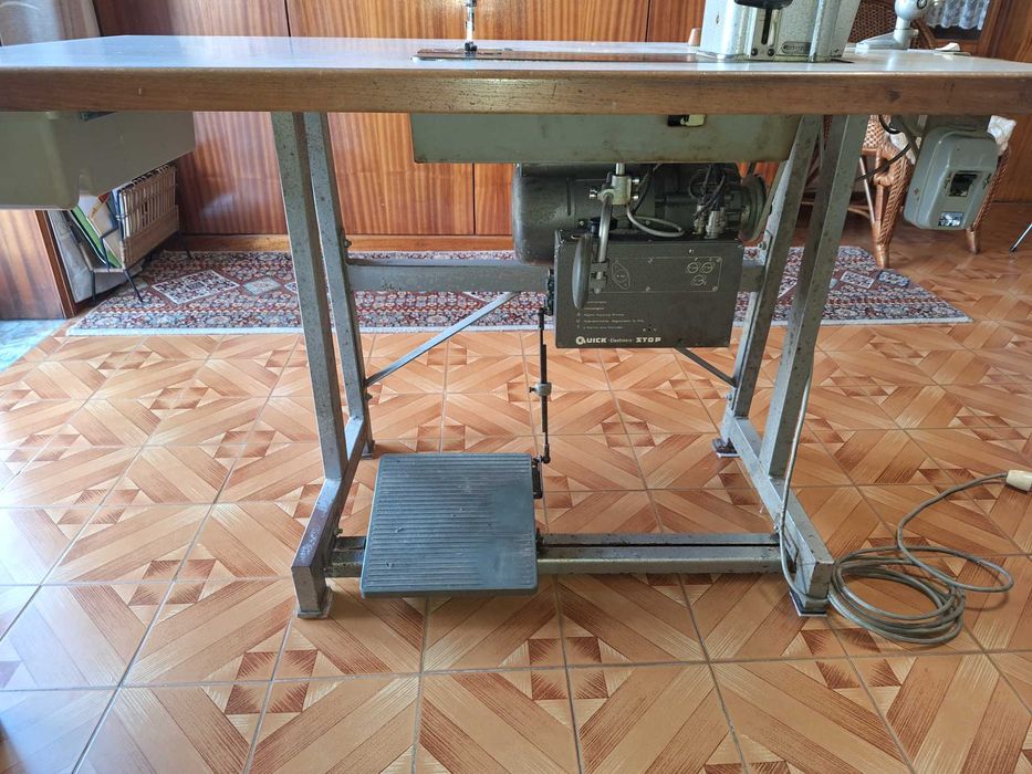 Máquina de costura industrial de ponto corrido da durkopp