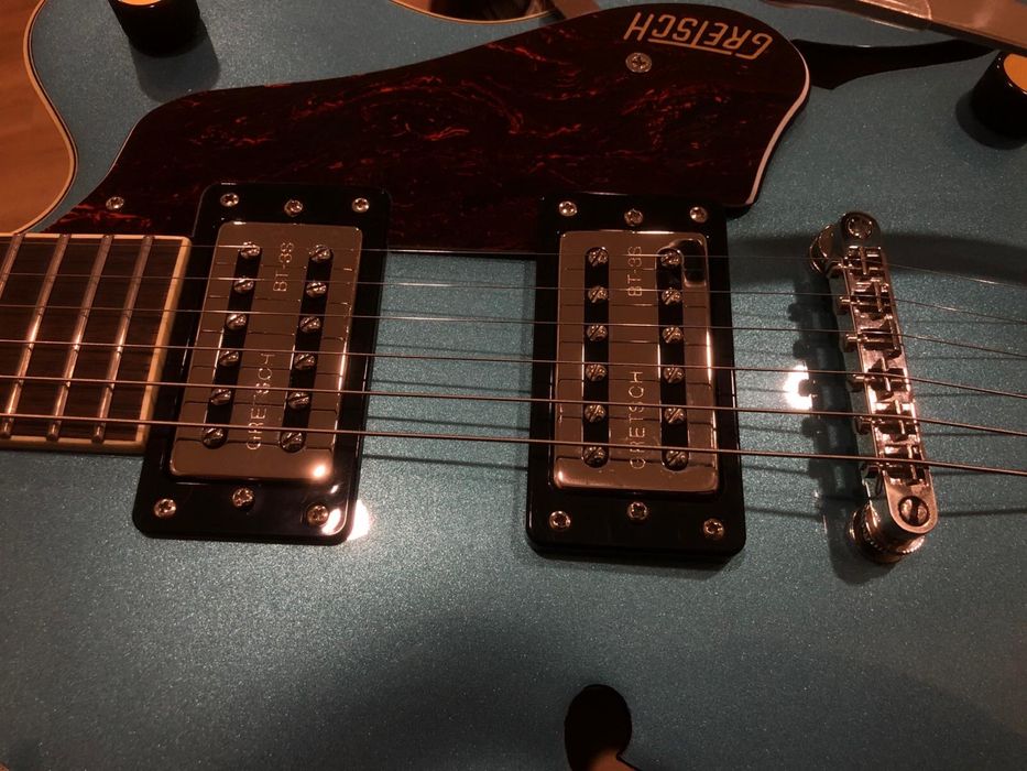 Gretsch G2622T.