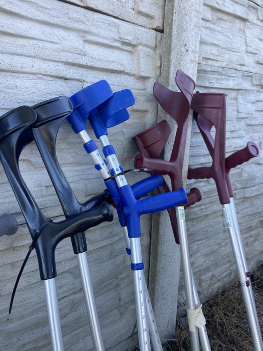 Костилі, милиці, парами та поштучно