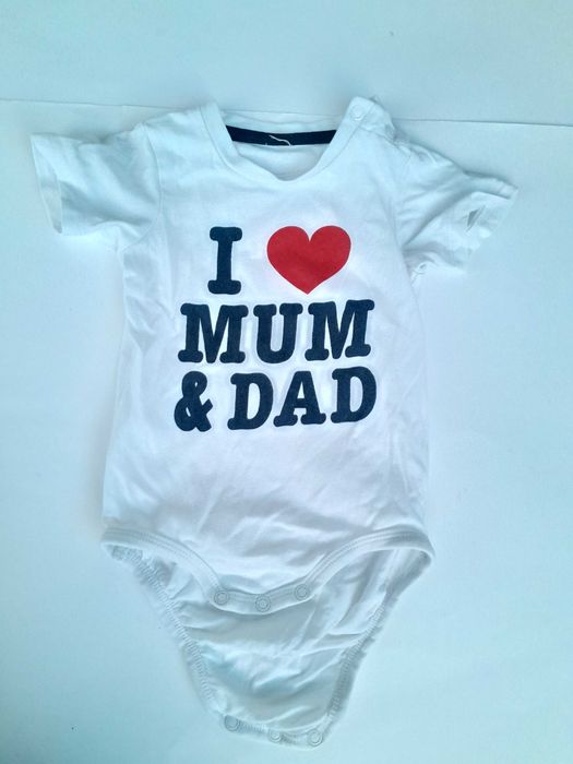 Três conjuntos de roupa para bebé 6 - 9 meses Primavera verão.