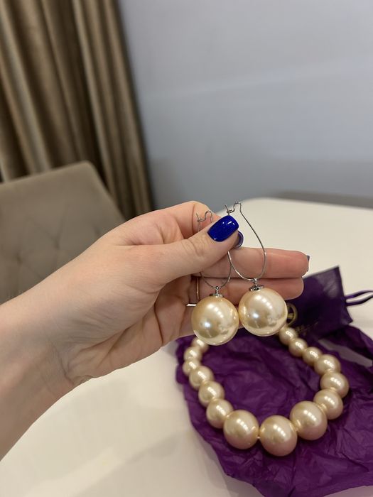 Намисто та сережки з крупних білих перлів