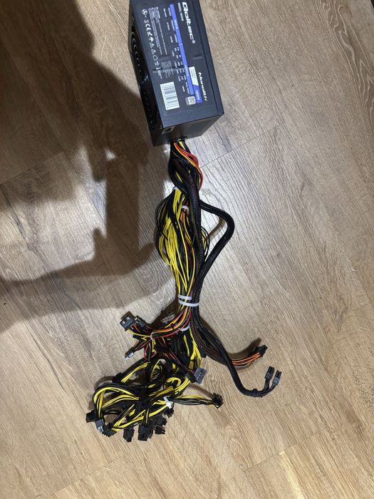 Qoltec Zasilacz ATX 1800W | 80 Plus Platinum