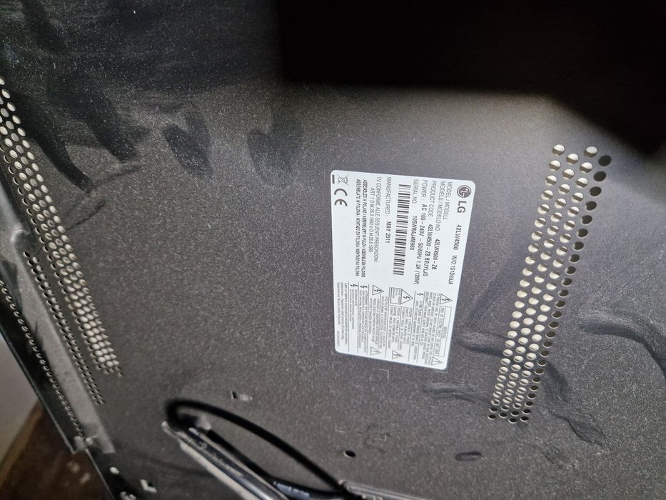 Telewizor LG 42LW4500 + uchwyt na ścianę