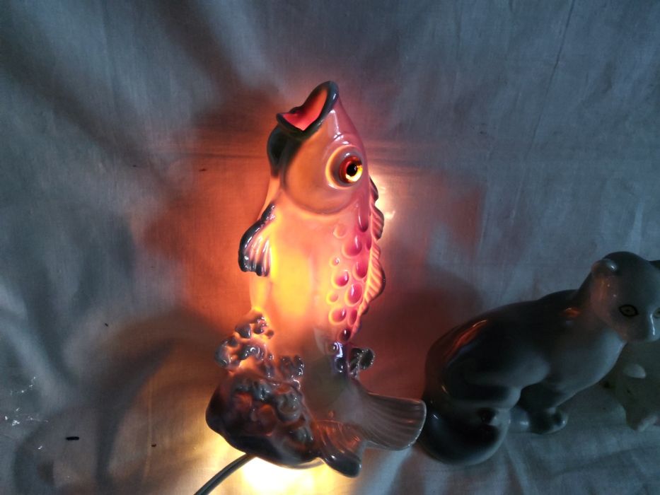 Статуэтки фарфоровые,светильник ГДР