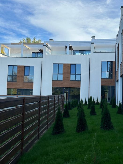 Продаж!Розкішний таунхаус біля Міського озера!