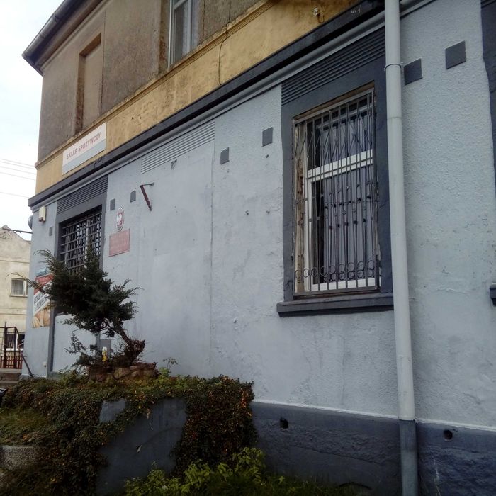 Syndyk sprzeda lokal użytkowy w Krosinie