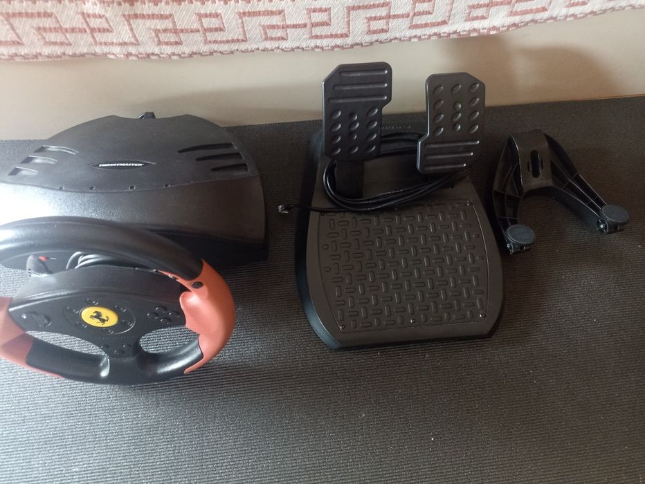 Thrustmaster Ferrari Red Legend Edition PC/PS364552851829123122