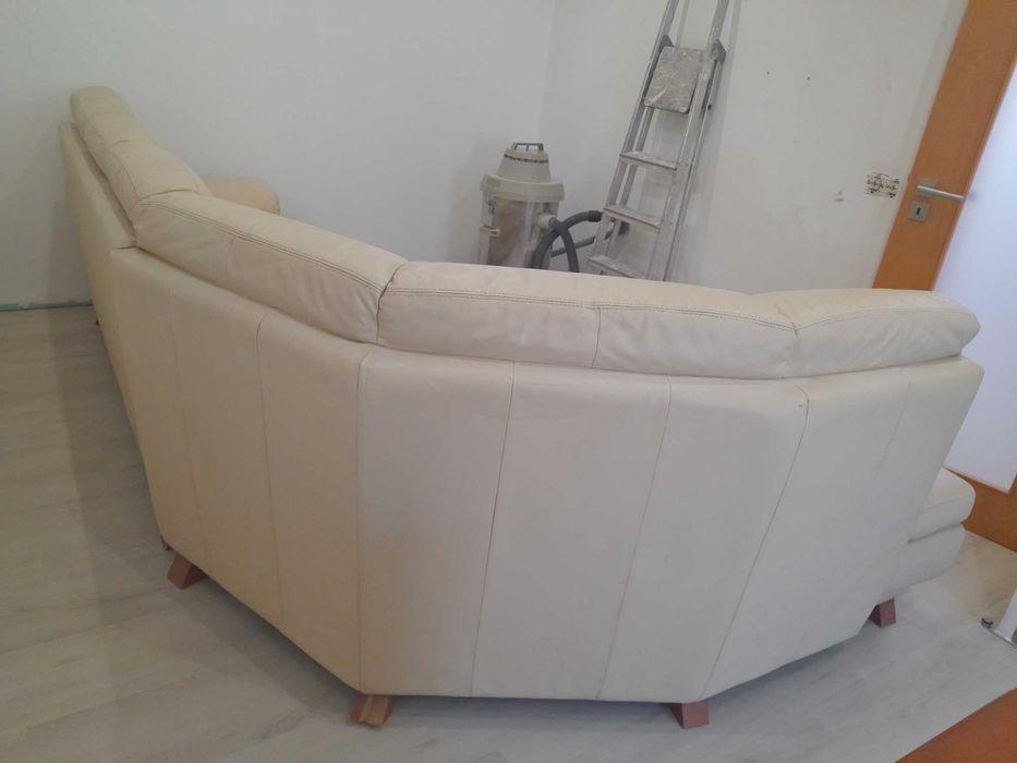 Sofá de canto de pele