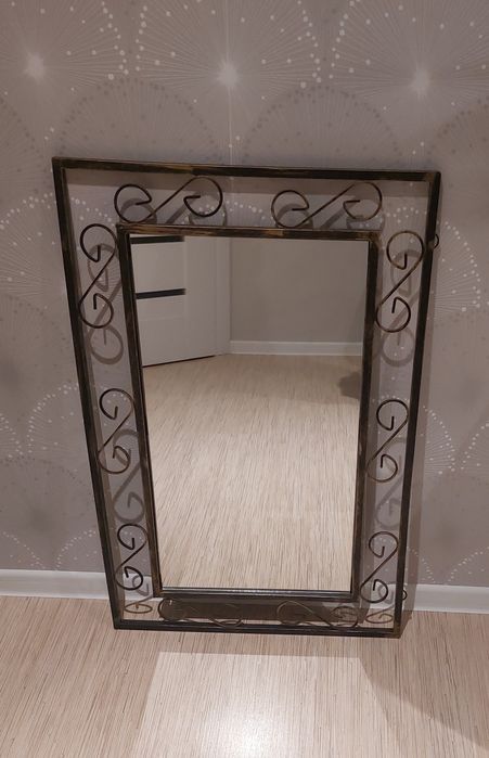 Lustro ścienne do przedpokoju