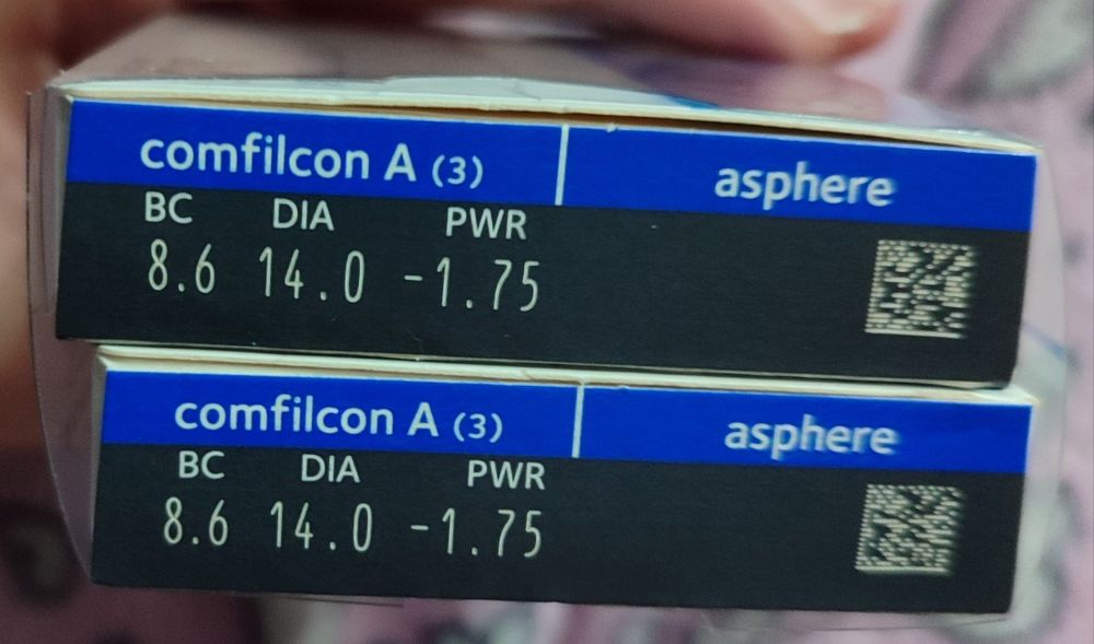 Conjunto de lentes de contacto e líquido