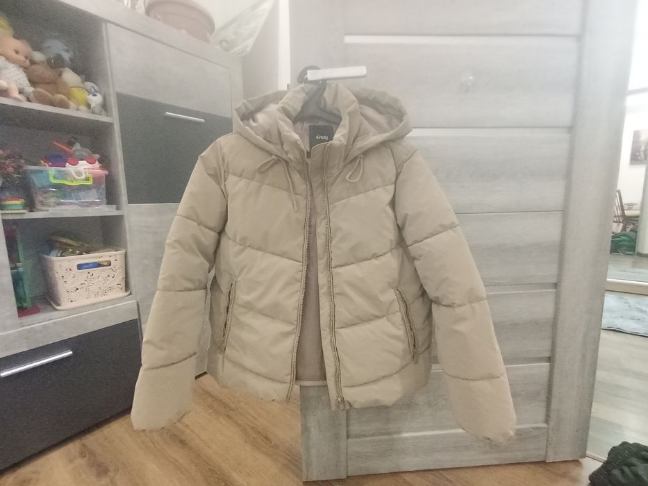 Куртка демісезонна