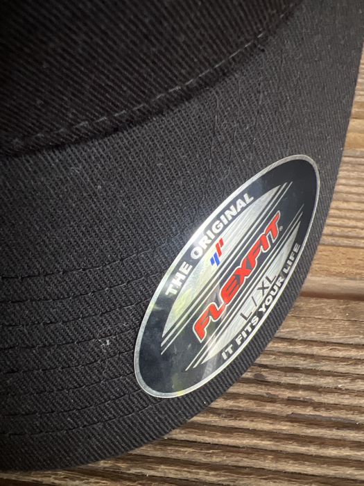 Sprzedam czapkę z daszkiem firmy Flexfit  rozmiar L-XL 57-59 cm