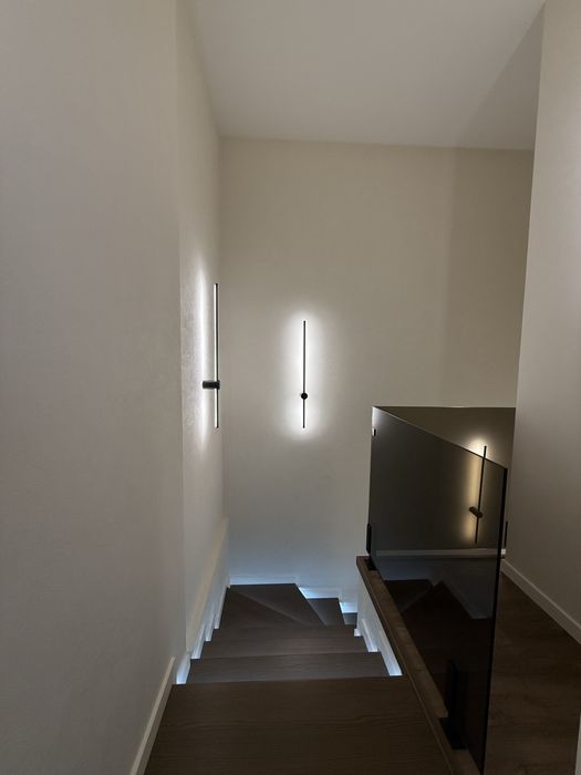 Продам кутовий котедж, в центральній частині міста.