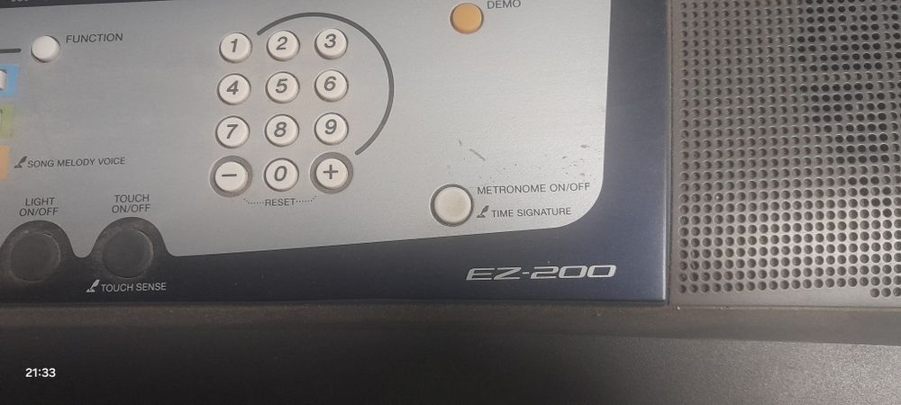 Teclado luminoso Yamaha EZ-200 com Suporte, 61 teclas iluminadas
