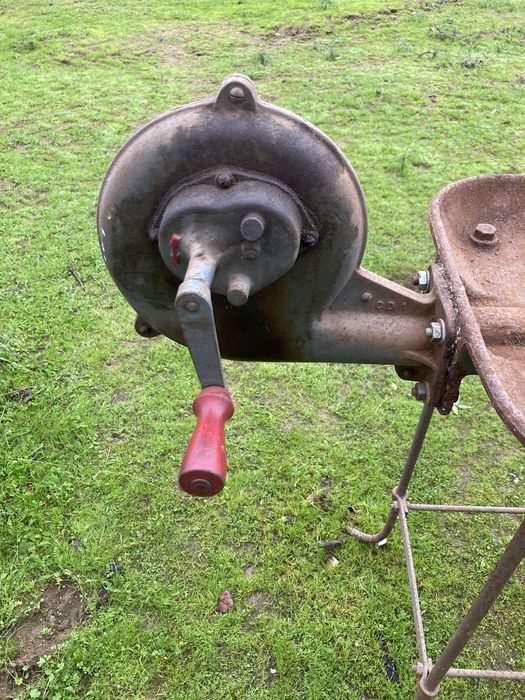 Forja manual a carvão