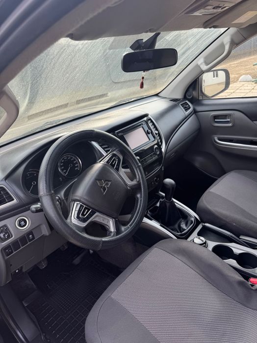 Автомобіль L-200