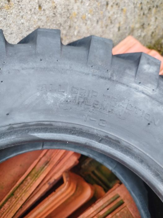 Pneu 7.50-16            .