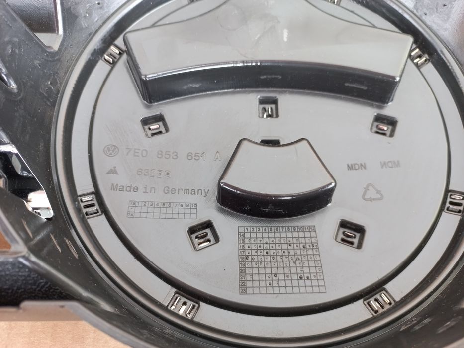 VW T6 Т6 Caravelle Multivan 2015-19 Решітка радіатора бампера ОРИГІНАЛ