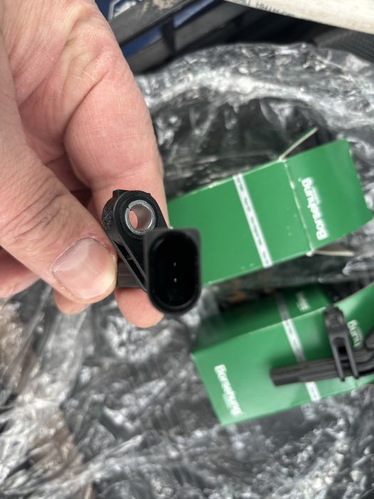 датчики ABS Borsehung B11843 та B11842. правий та лівий