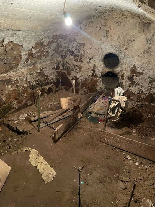 Пів будинку біля річки, вул. Шевченко