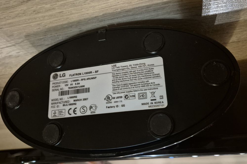 Монитор LG Flatron L 1900R